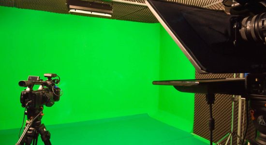 estudio-de-videos-para-locacao-scaled-qfdjmxvcqom3i13gszsbjj7sg04jrboz5aijjune48